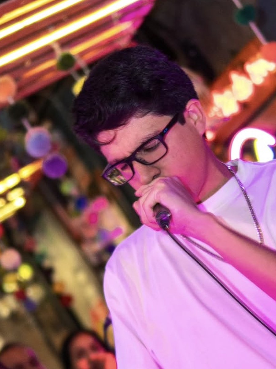 Alter cantando en directo